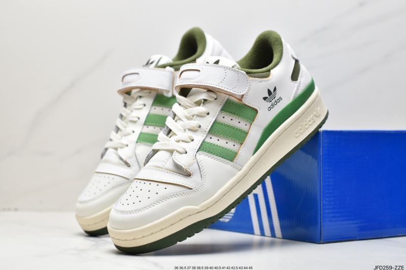 Adidas Sneakers